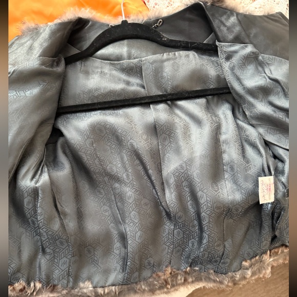 MATTHEW WILLIAMSON FUR CROPPED COAT. Size 8! GREAT CONDITION ! - Picture 6 of 7